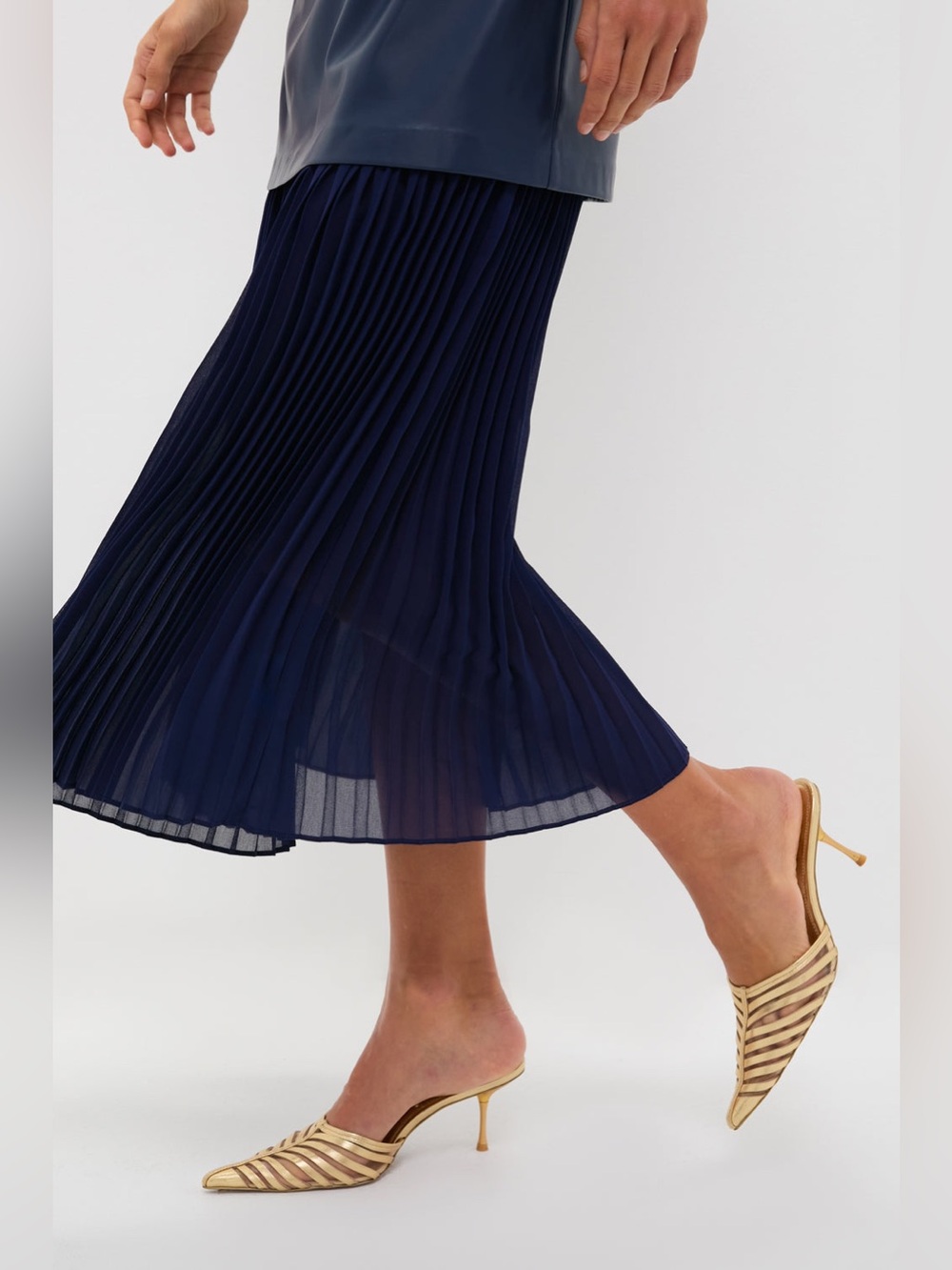 NWT Tuckernuck Hyacinth House Ozzy Mixed Media Pleated Midi Dress Medium - Picture 4 of 16